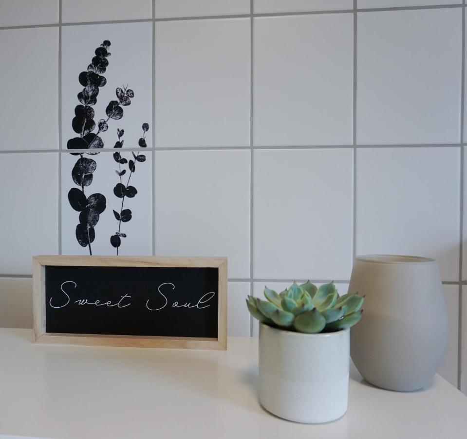 Schoene Wohnung Mit Terrasse & Blick Ins Gruene Dormettingen Kültér fotó