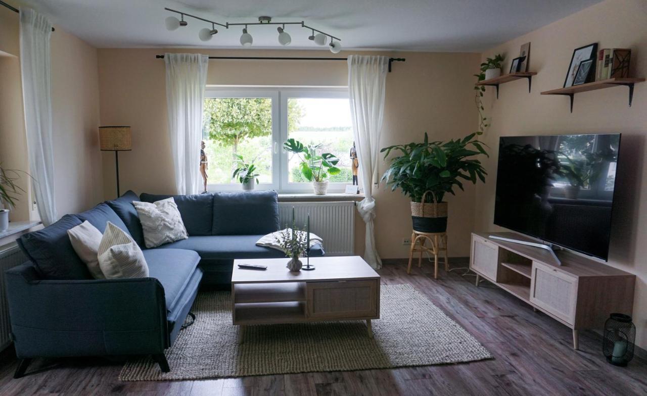 Schoene Wohnung Mit Terrasse & Blick Ins Gruene Dormettingen Kültér fotó